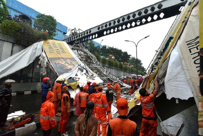 3 killed, 3 injured in pedestrian bridge collapse in Jakarta 